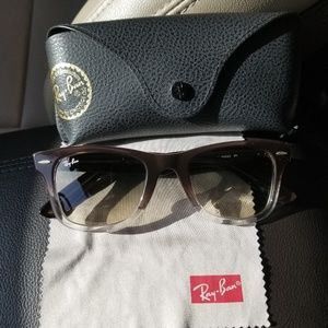 Ray-Ban Wayfarer Sunglasses